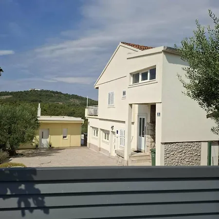Appartamento Neda With Heated Pool And Jacuzzi *